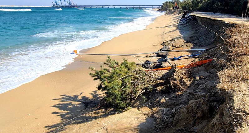 강 모래 채취가 환경에 미치는 영향: 주요 문제점과 해결 방안