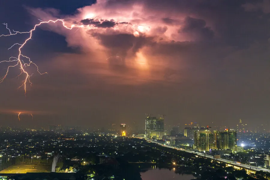 마른 뇌우(Dry Thunderstorm)의 위험성: 화재와 번개로 인한 치명적 위협