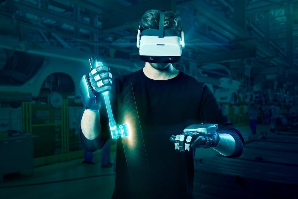 햅틱 슈트와 VR 몰입감 향상 기술